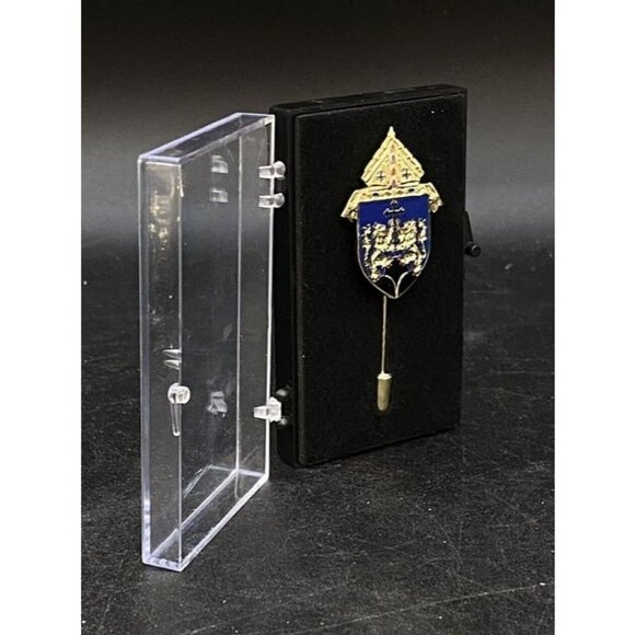 Symbol Arts Coat of Arms of the Roman Catholic Diocese of Baker OR Stickpin Pin - Picture 2 of 7